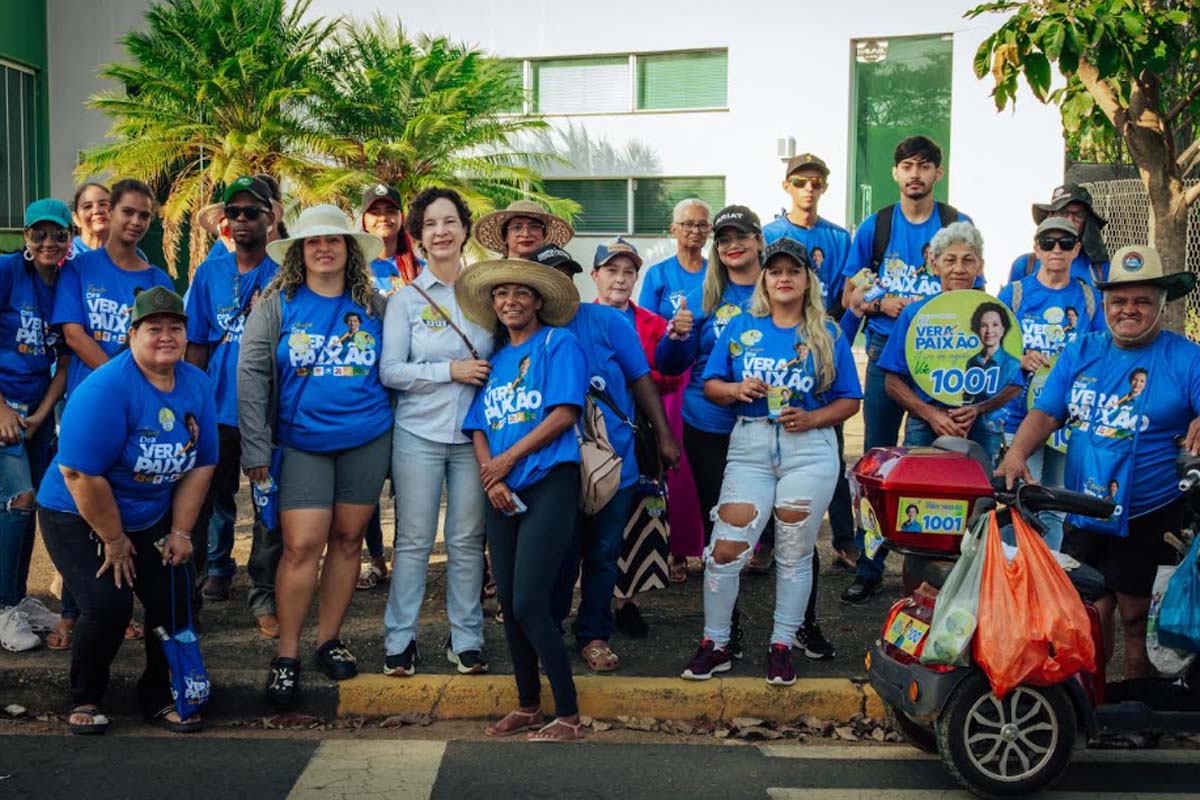 Dra. Vera Paixão recebe apoio durante caminhadas pelos bairros de Vilhena