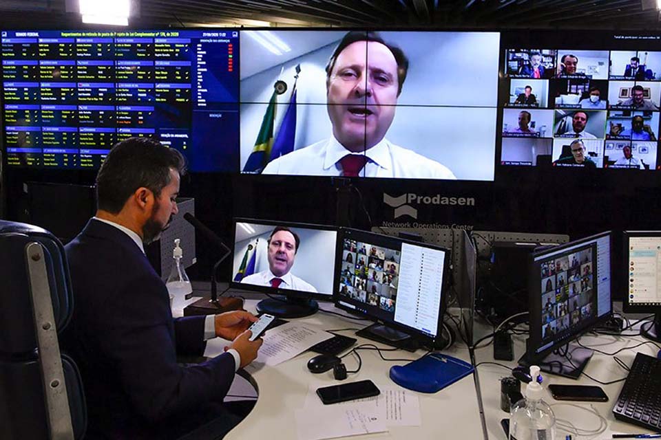 Plenário do Senado adia votação de projeto que restaura licitação para transporte interestadual