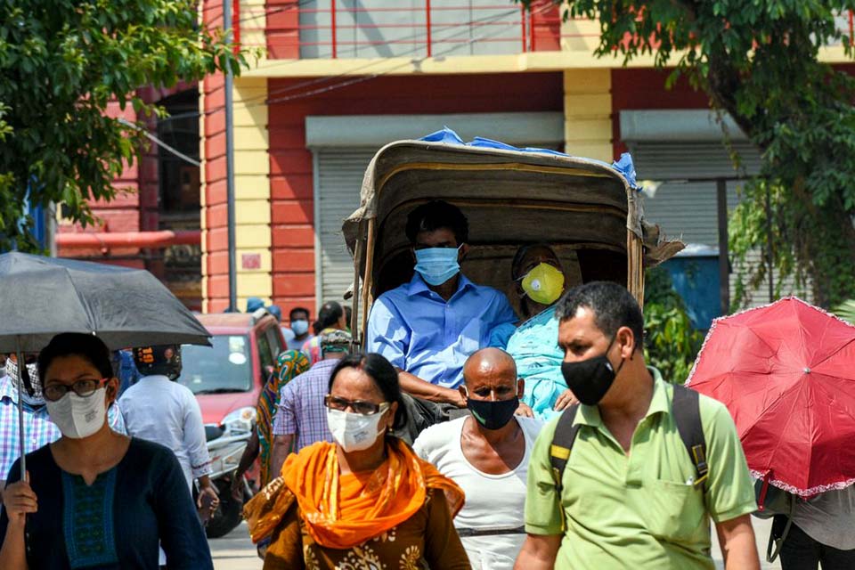 Índia volta a ultrapassar 4 mil mortes por covid-19 em um só dia