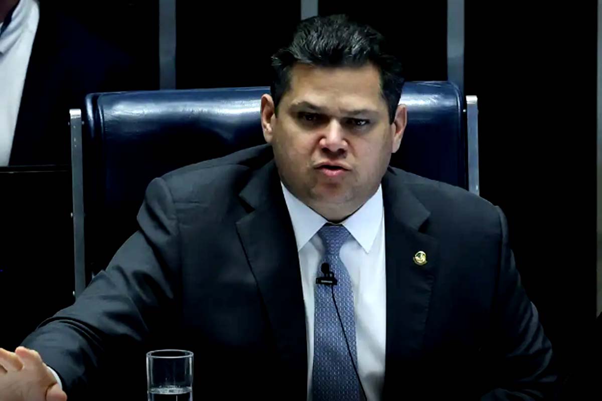 Governo pede a Alcolumbre que instale comissão sobre MP das Blusinhas