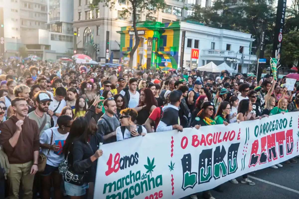 Marcha em São Paulo pede legalização da maconha