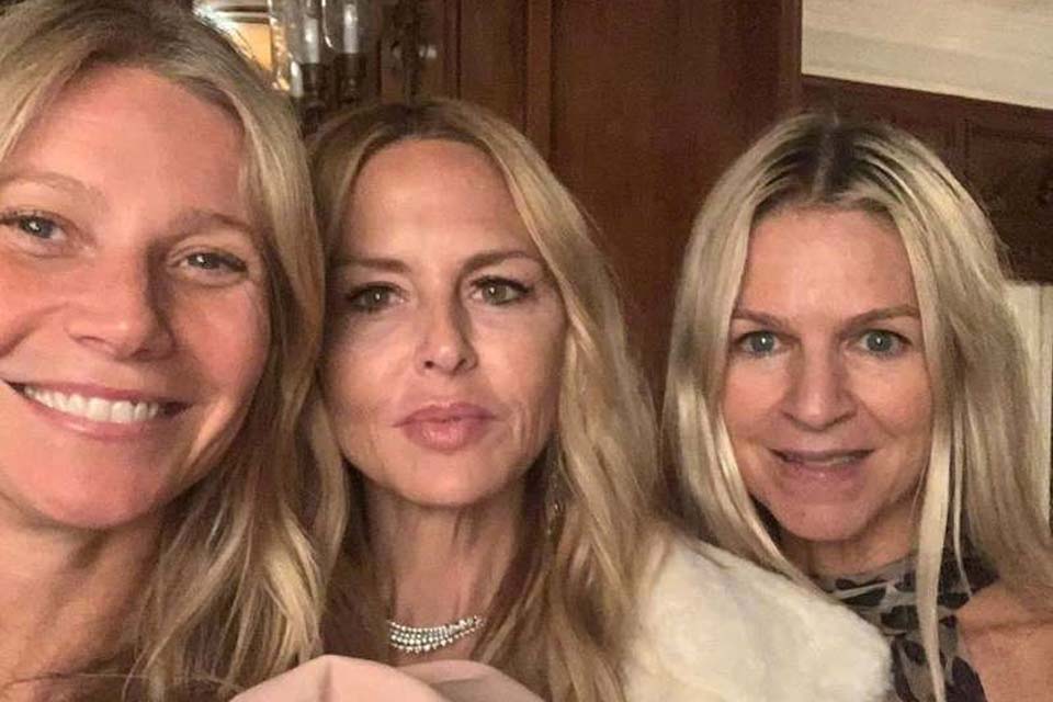 Gwyneth Paltrow faz festa com artistas em que proíbe uso de maquiagem
