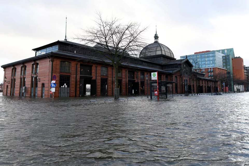 Megatempestade causa caos na Europa