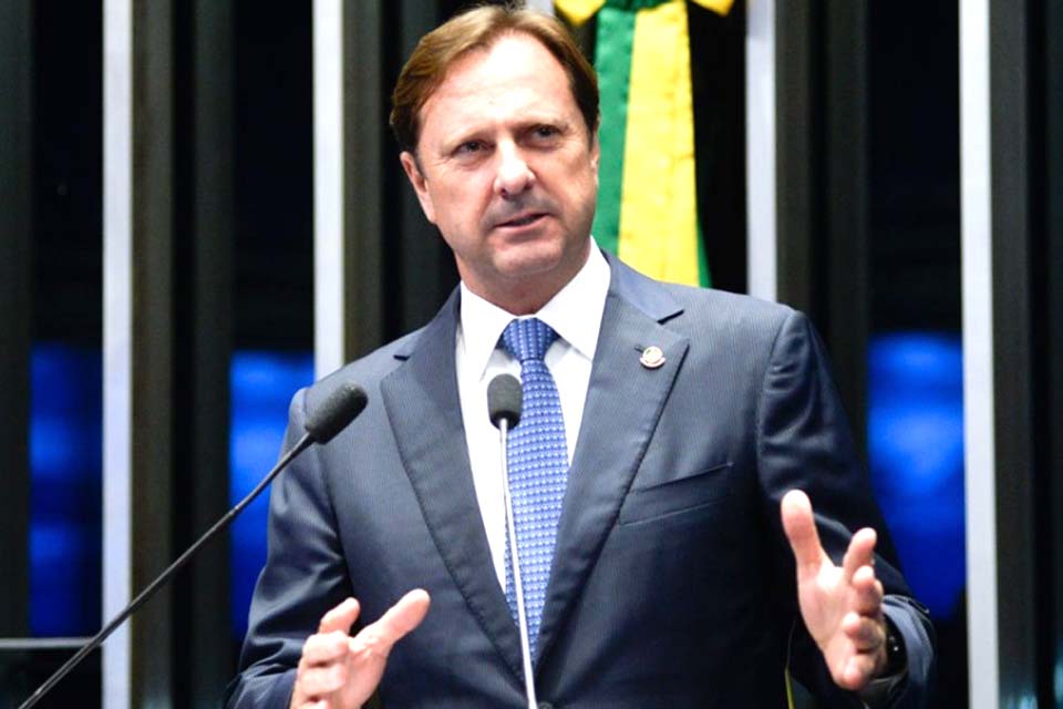 Senador Acir Gurgacz cobra a garantia de abastecimento os hospitais de Rondônia com oxigênio usado no tratamento da Covid-19