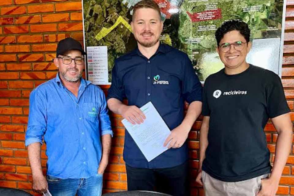 Secretário da Semeia se reúne com representantes dos catadores de materiais recicláveis 