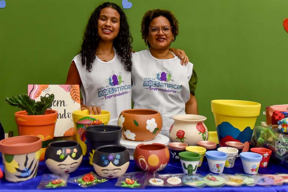 Abril Azul encerra com exposição de mães atípicas na Assembleia Legislativa