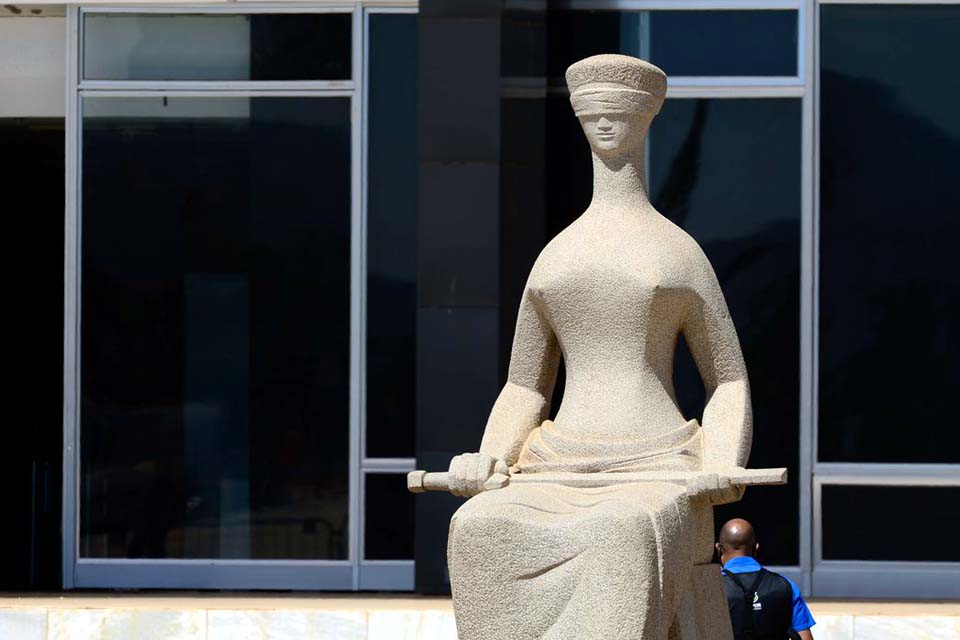 Plenário do STF julga amanhã pedido de Aras contra resolução sobre fake news 