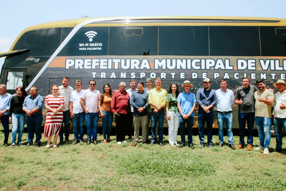 Deputado Luizinho Goebel destaca ação do senador Jaime Bagattoli na entrega de ônibus tipo leito para a saúde 