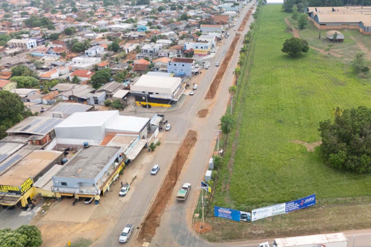 Prefeitura inicia construção de pista de caminhada na Avenida Dom Pedro I, no Setor 4