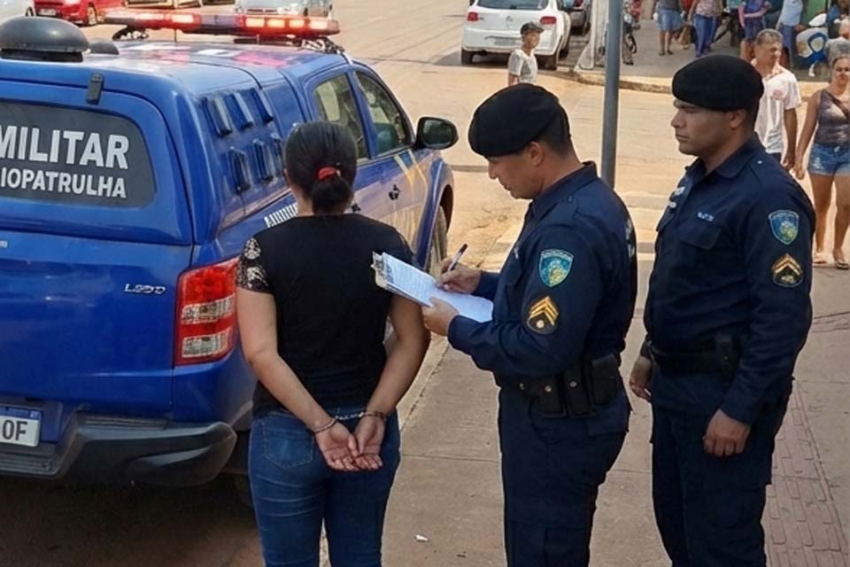 PM cumpre mandado de prisão contra foragida da Justiça em Guajará-Mirim