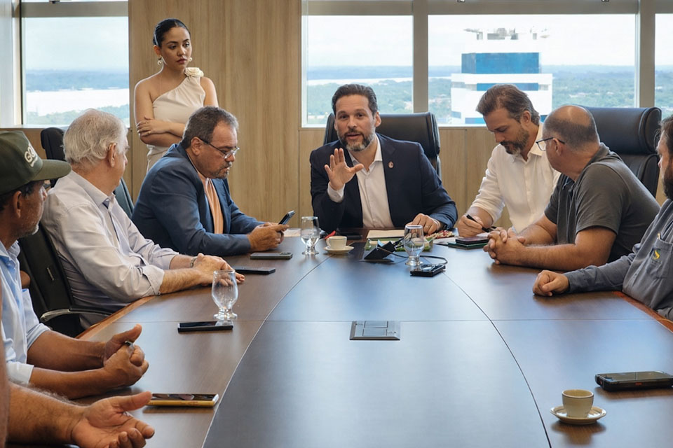 Delegado Camargo lidera reunião e garante avanços imediatos para famílias do Soldado da Borracha