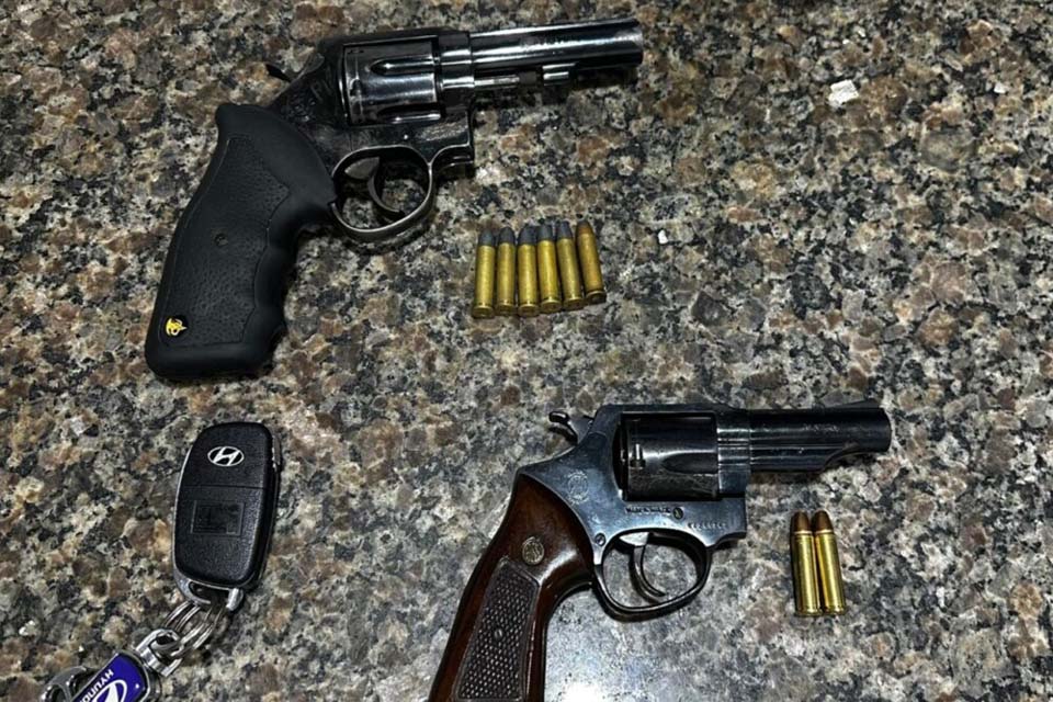 Dois homens são presos após disparos de arma de fogo durante festa