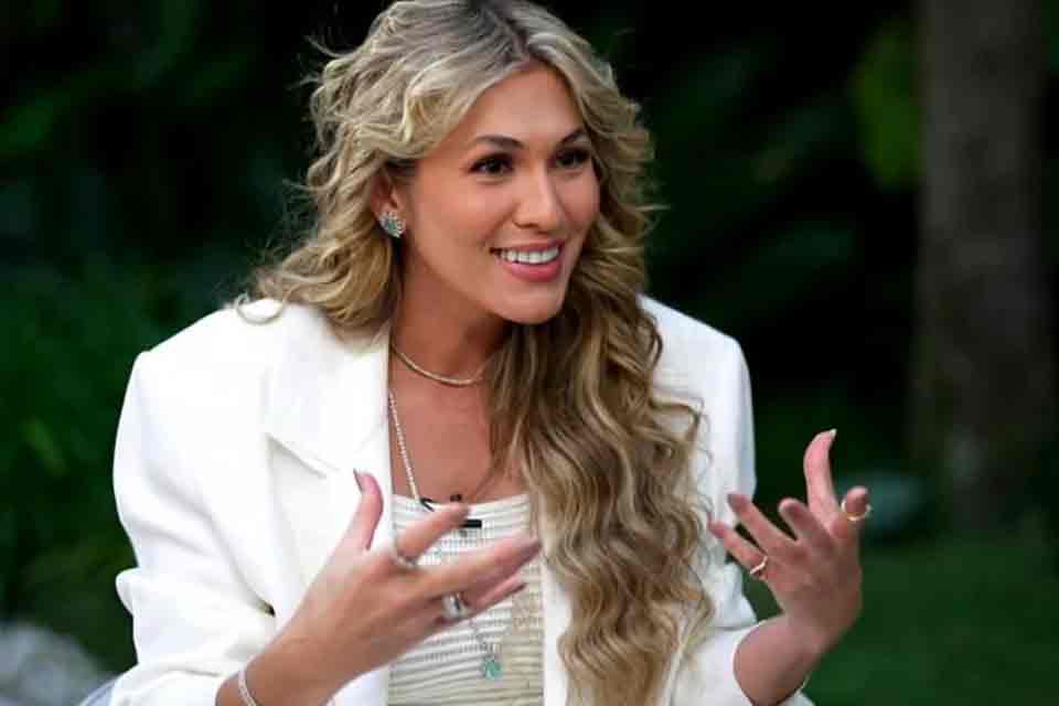 Lívia Andrade relata voo com pane e pouso de emergência: “Comecei a mandar mensagem para todo mundo”