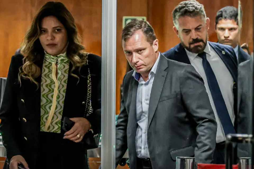 Trama golpista: Defesa de Mauro Cid pede ao STF extinção da pena