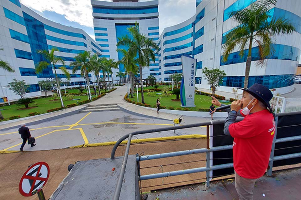 Trabalhadores em Rondônia fazem carreata pela “Vacina Já” para bancários e cooperativários