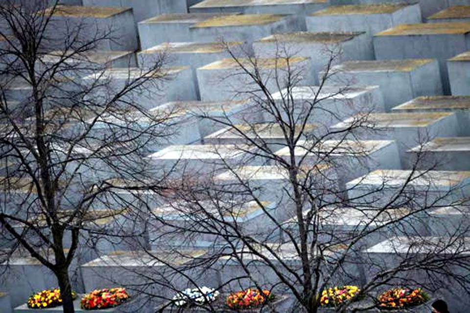 Itália aprova projeto para criar Museu do Holocausto, que vai ficar ao lado da casa de Mussolini