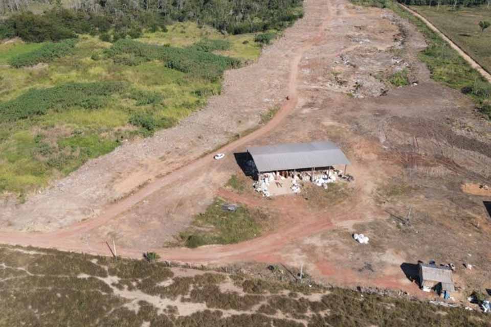 Descarte irregular está proibido no antigo lixão; SANEROM reforça novas regras à população