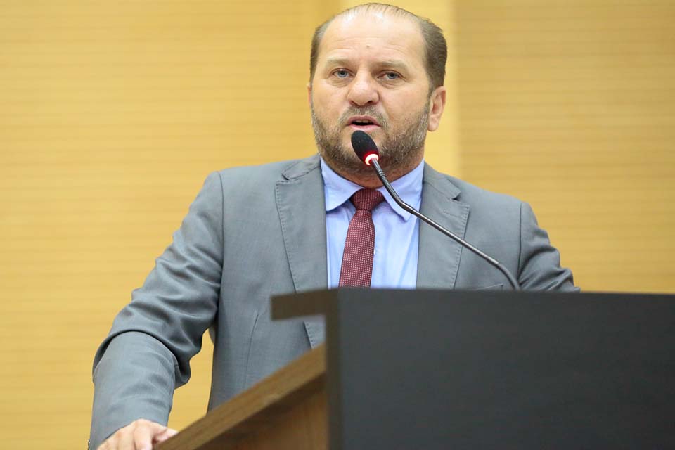 Cirone Deiró leva ao governador proposta para instalação do Tudo Aqui em Cacoal