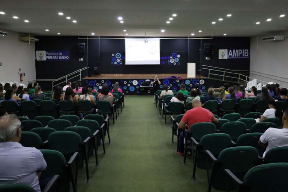 Semed de Pimenta Bueno realiza Semana Pedagógica com palestras e discussões