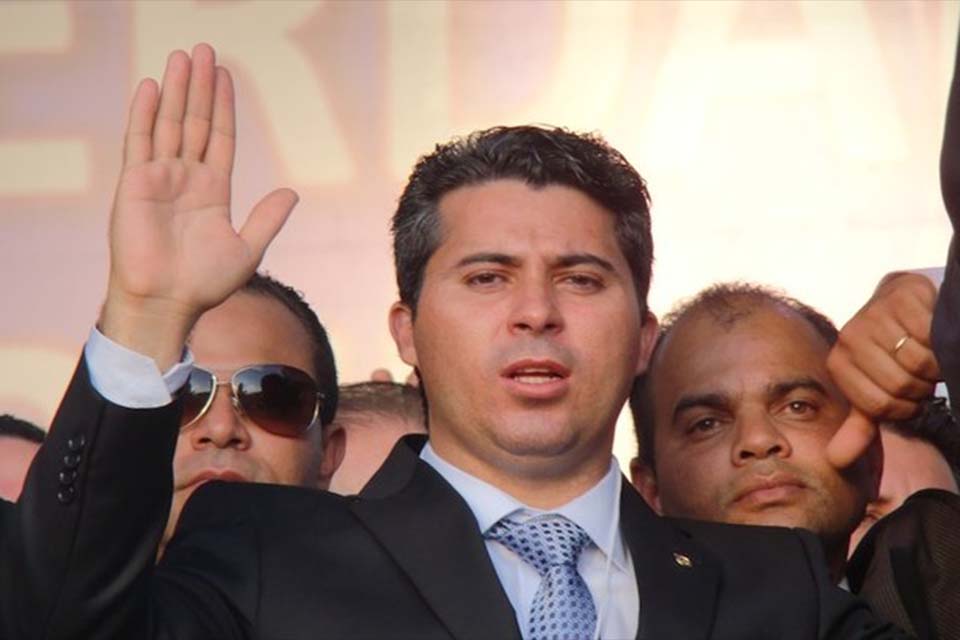 Senador de Rondônia, Marcos Rogério contraria posição da OMS e defende reabertura irrestrita de templos religiosos