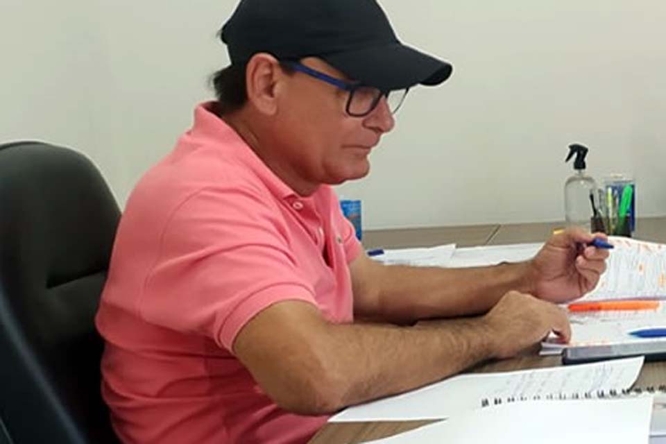 Prefeito Alex Testoni anuncia licitação para reforma da Escola Infantil Paulo Freire