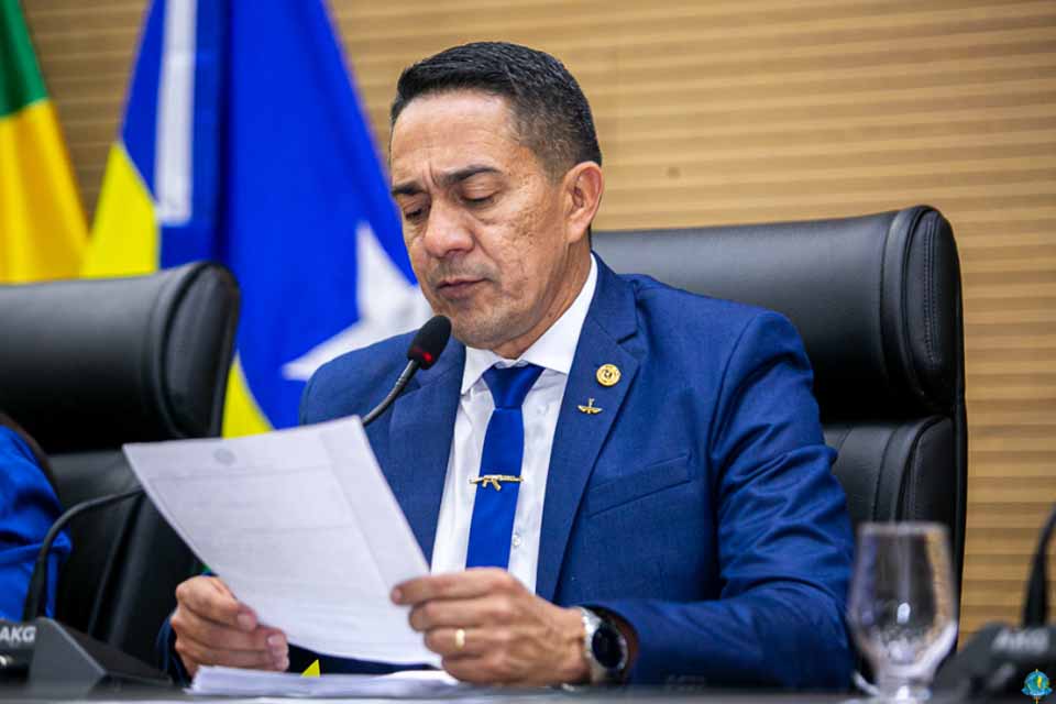 Eyder Brasil apresenta projeto de lei para instalar câmeras em salas de aula da rede estadual