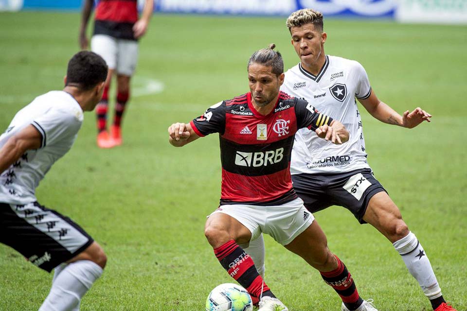 Pressionados, Botafogo e Flamengo fazem clássico no Brasileirão