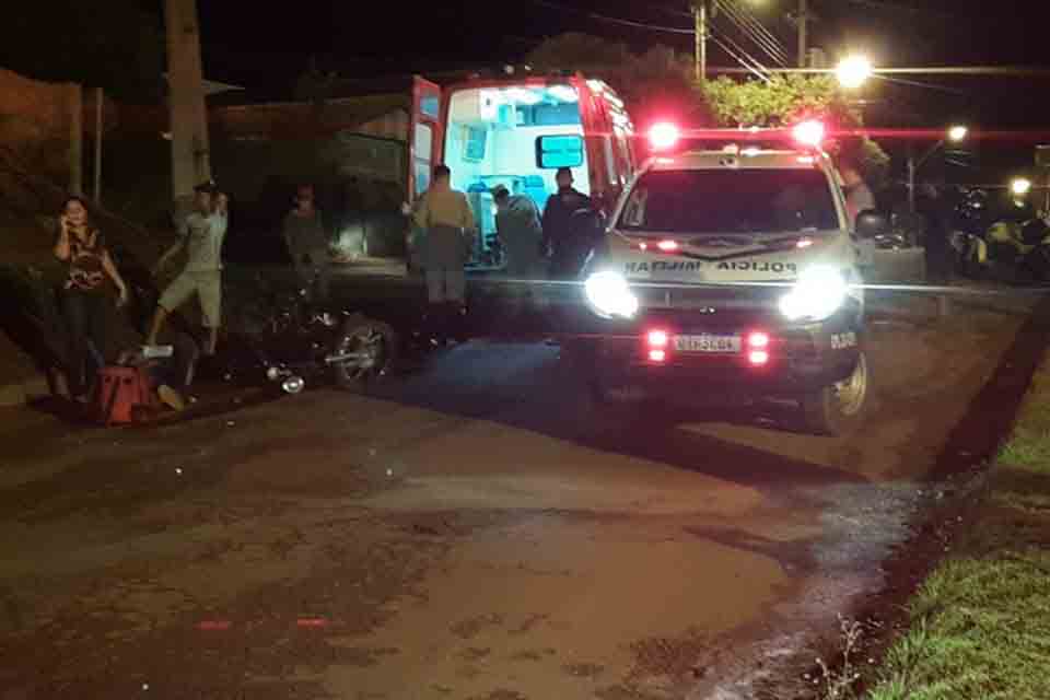 Colisão entre duas motocicletas deixa condutores gravemente lesionados