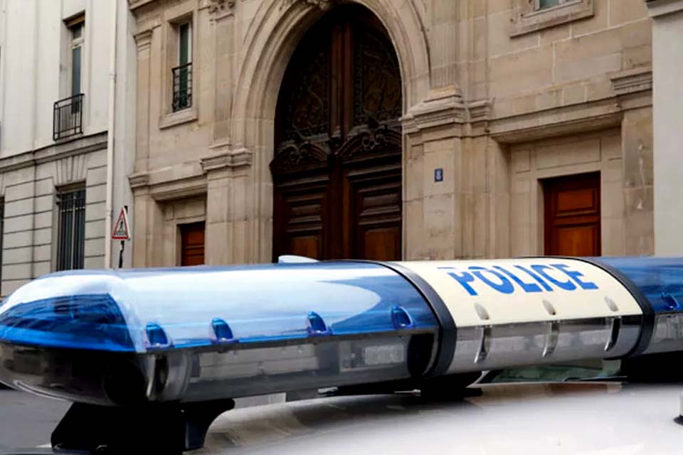 Polícia francesa prende mais de 60 suspeitos de pedofilia