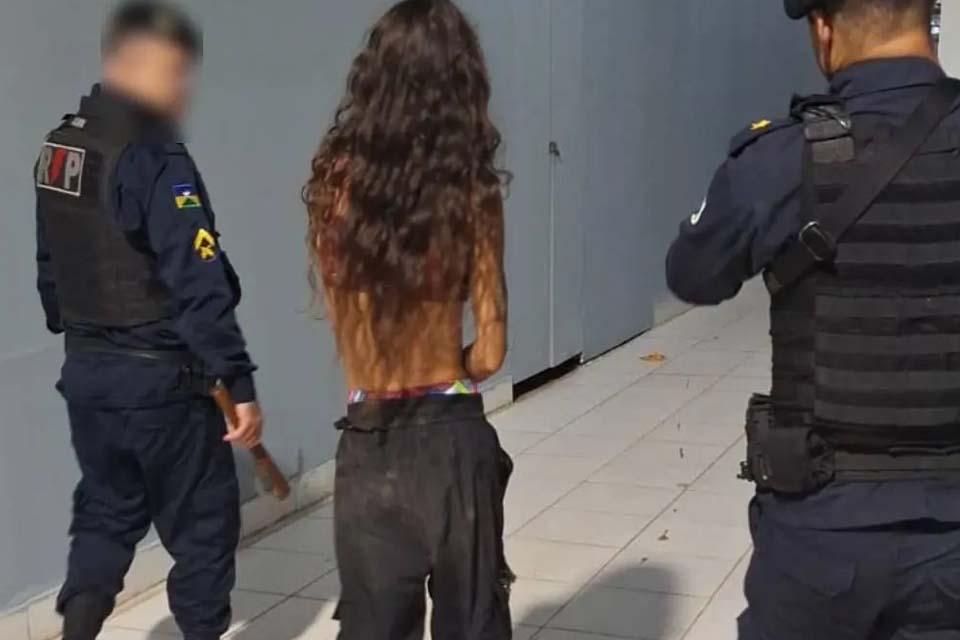 Mulher armada com machadinha é presa após roubo na zona sul