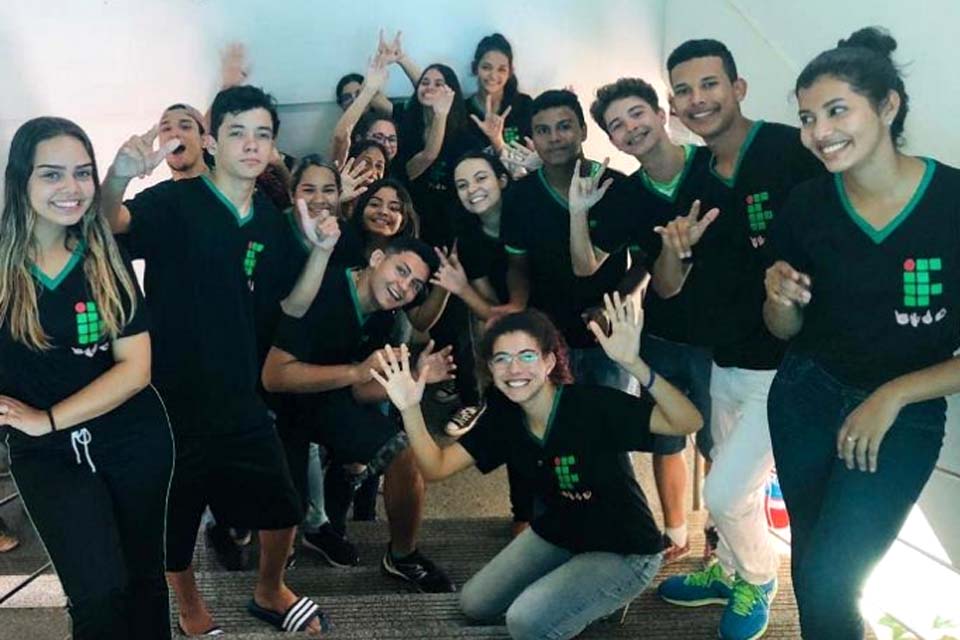 Intérpretes de Libras contribuem no acesso, permanência e êxito de estudantes no IFRO