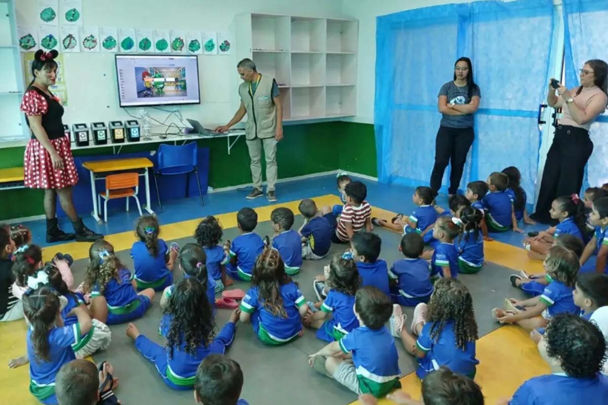 Governo promove palestras de educação ambiental para crianças em Machadinho do Oeste