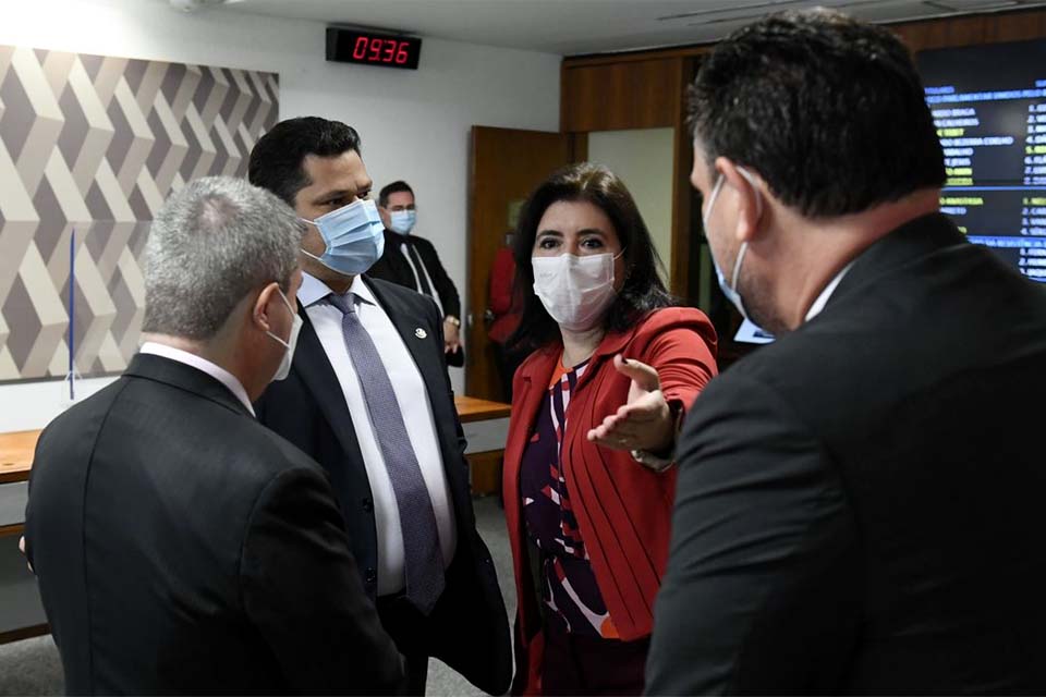 Sem coligações, CCJ do Senado aprova PEC da reforma eleitoral