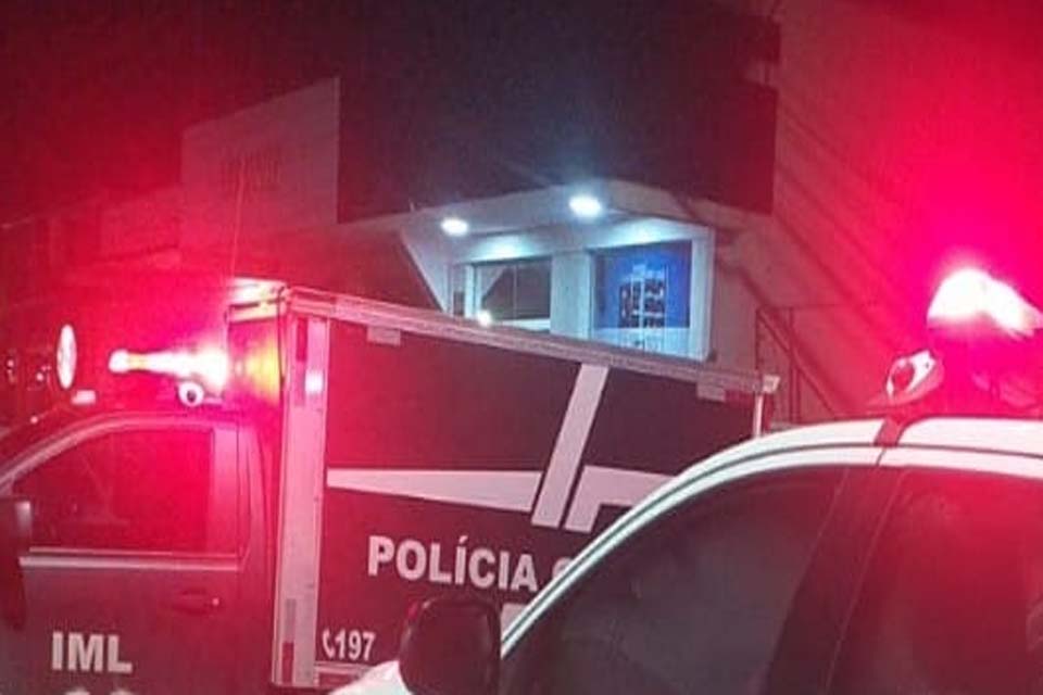 Mulher é encontrada morta em praça na região Central