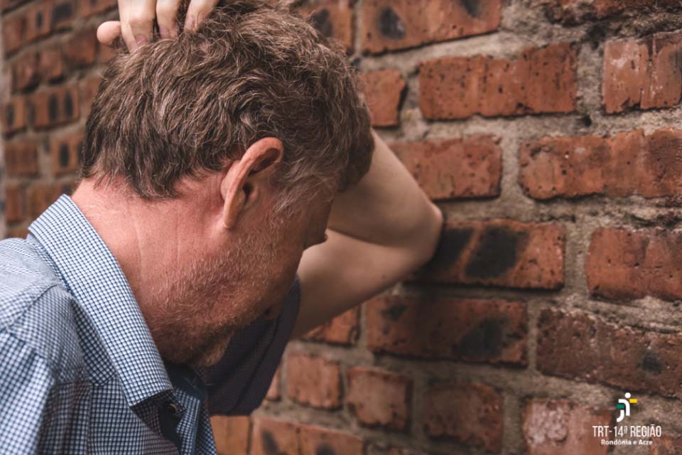 Justiça do Trabalho reintegra ao trabalho homem que pediu demissão durante quadro de depressão