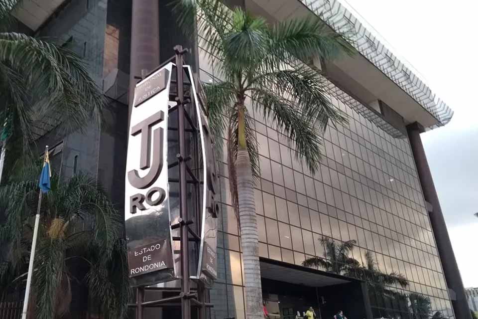 Servidor é condenado a devolver R$ 148,4 mil por acumulação ilegal de cargos em três municípios de Rondônia