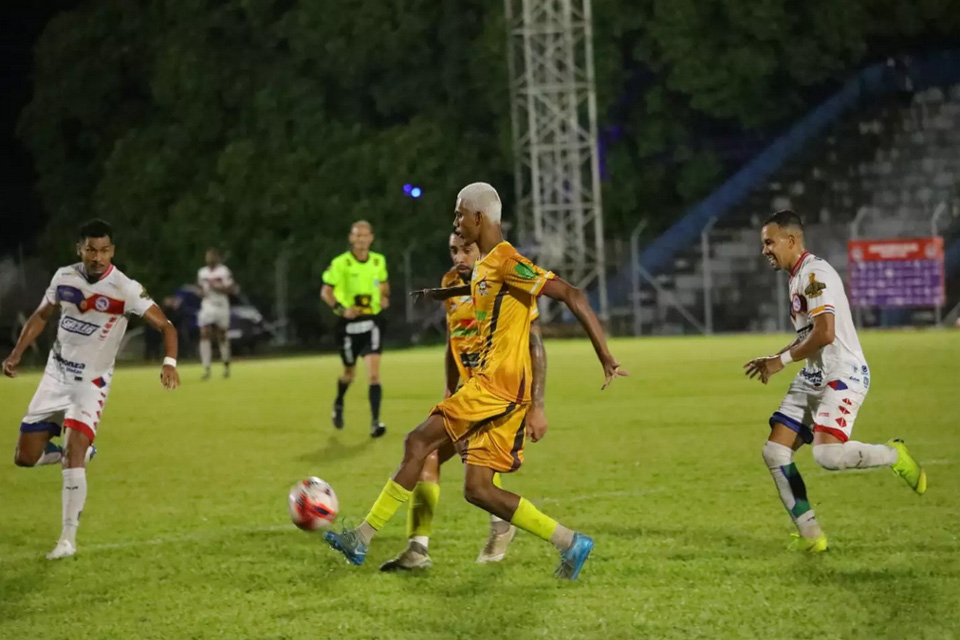 Gazin Porto Velho marca no fim e vence o Genus no clássico da capital