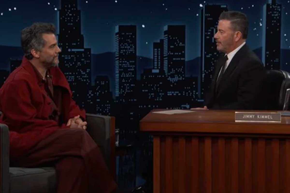 Wagner Moura critica Bolsonaro em talk show nos EUA: “Nosso Trump está na prisão”