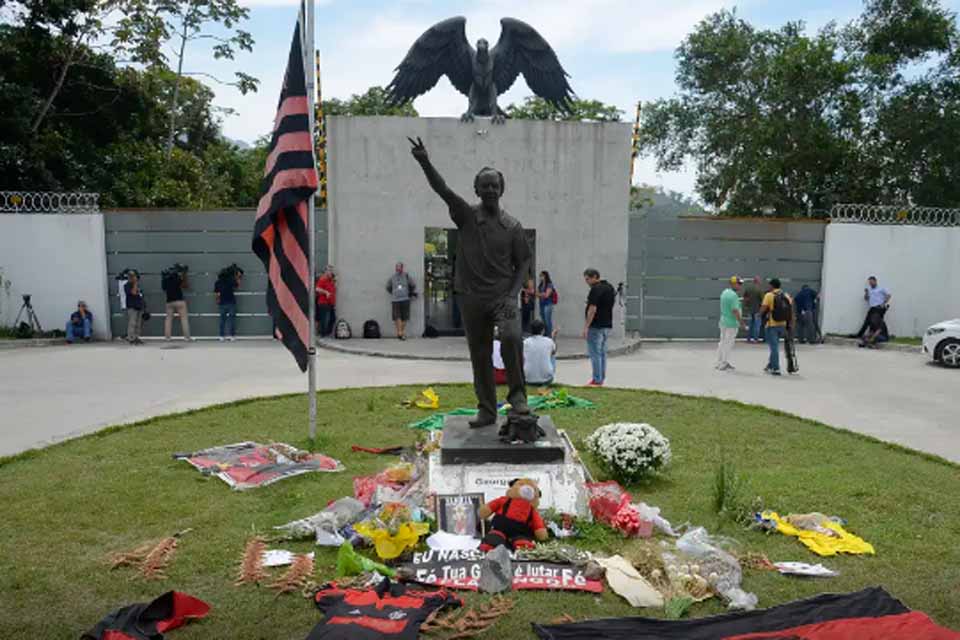 Justiça absolve sete acusados de incêndio e mortes no Ninho do Urubu