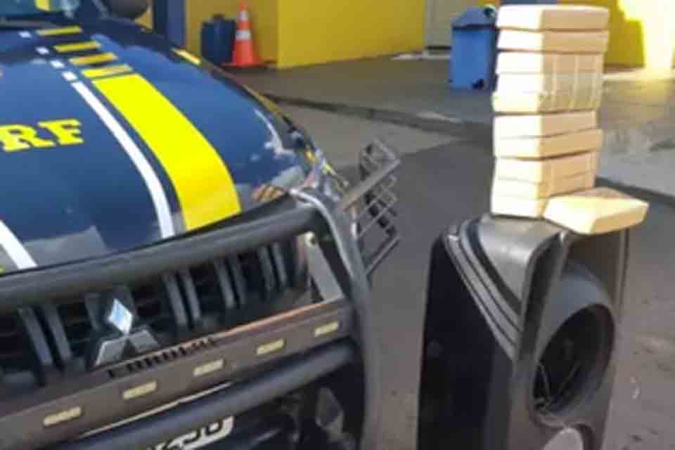 PRF intercepta taxi na BR-364 com carregamento de 11 quilos de cocaína