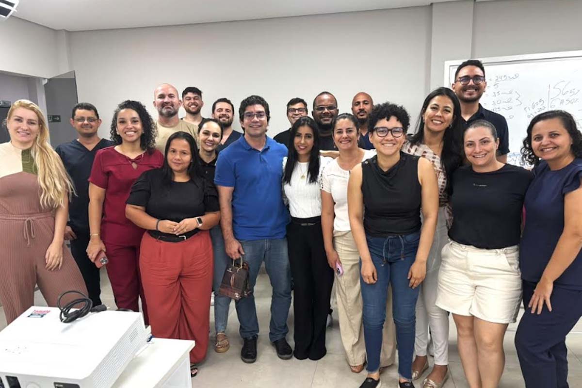 Médicos e enfermeiros da rede municipal de saúde participam de capacitação