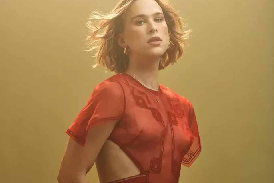 Ator de “13 Reasons Why”, revela ser mulher transgênero