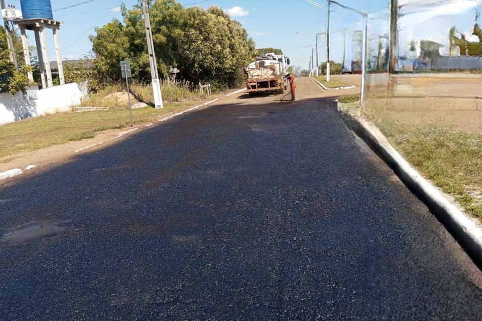 Governo recupera trecho da RO-499 no distrito de Alto Guarajus em Corumbiara