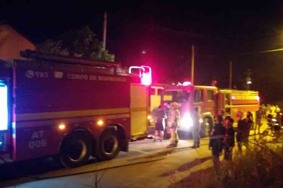 Incêndio atinge casa e Bombeiros são acionados; ex-marido é suspeito de atear fogo