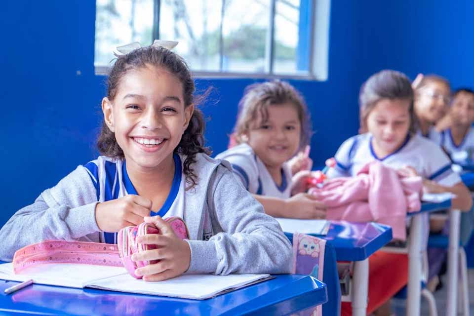 Prefeitura de Jaru premia professores com bonificação de R$ 10 mil 