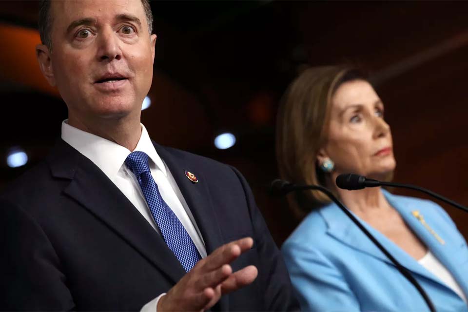 Câmara dos EUA aprova escolha de deputados que atuarão como promotores no impeachment