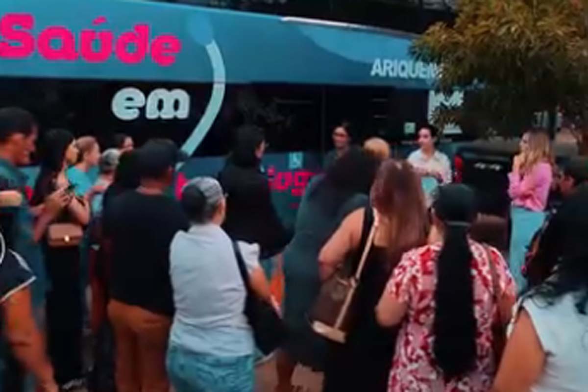 Prefeitura disponibiliza dois novos ônibus para pacientes que necessitam de atendimento especializado