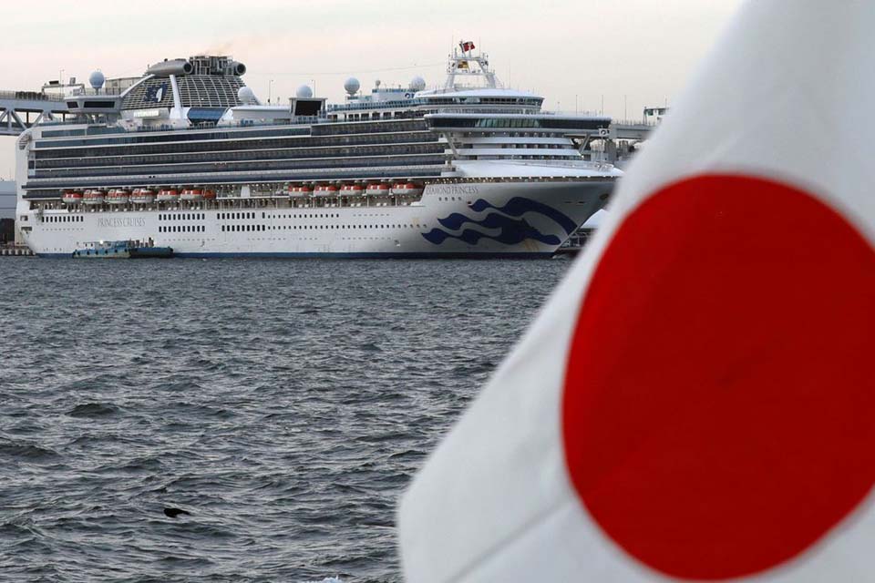 Quase 40 pessoas  a bordo de navio estão infectadas com vírus 