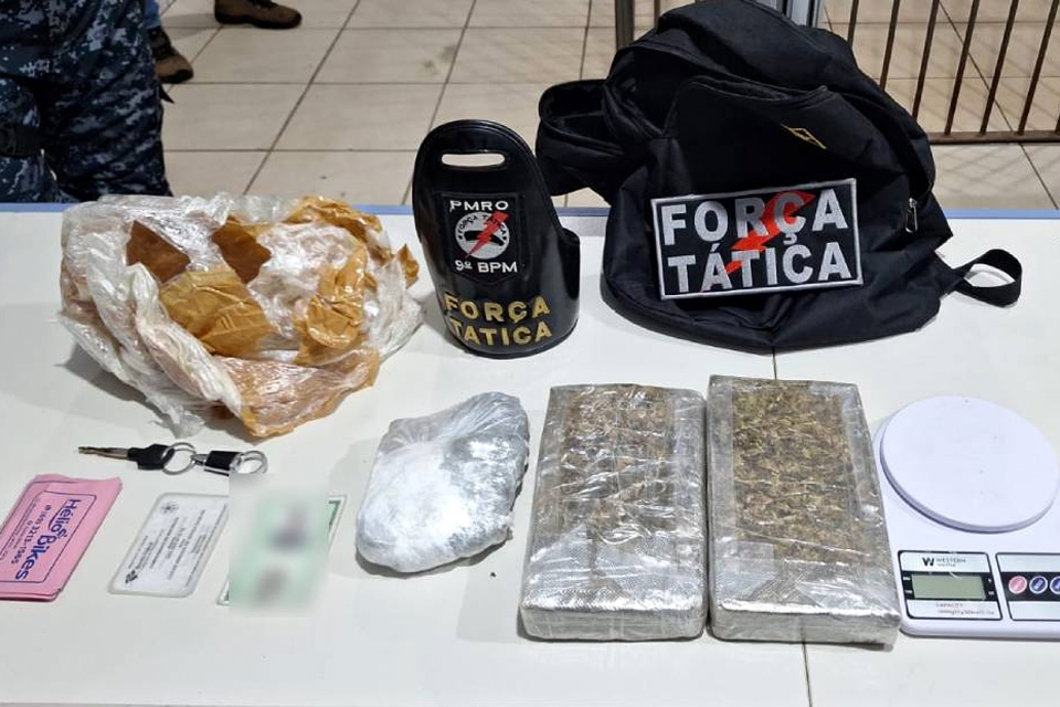 Força Tática persegue e prende suspeito com tabletes de maconha 