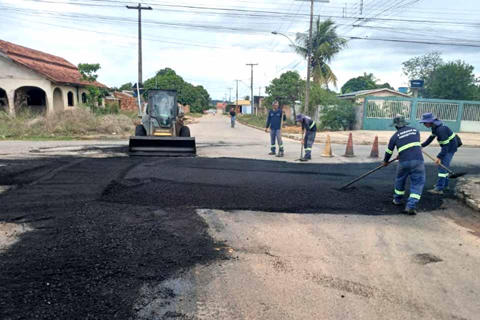 População satisfeita com serviços de tapa-buracos nos bairros em Ji-Paraná